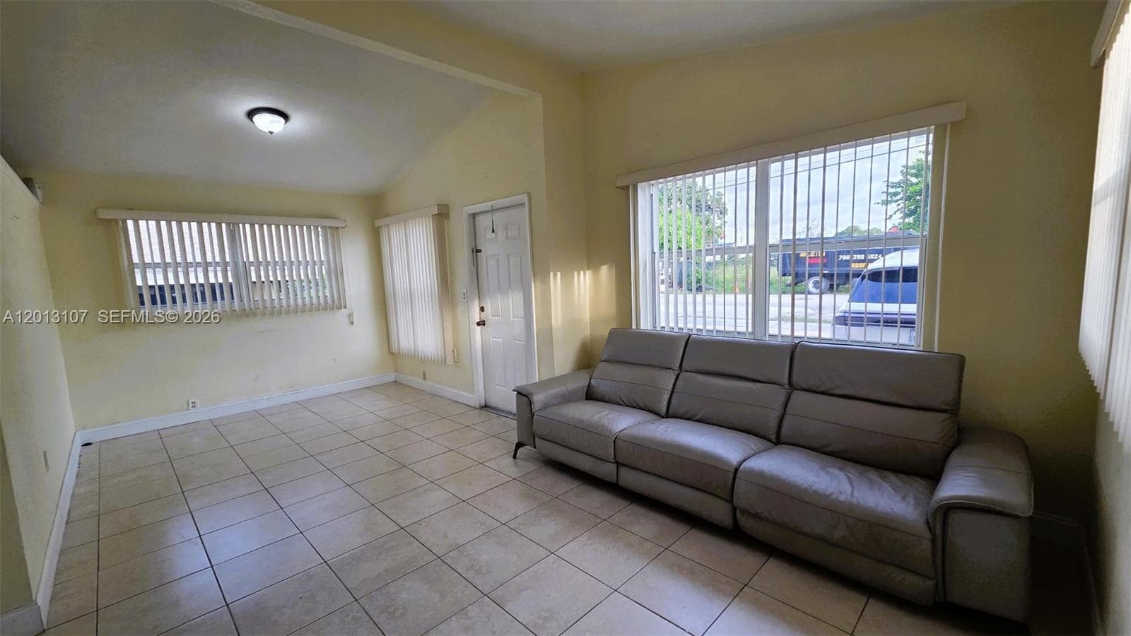 2335 NW 55th St, Miami, FL 33142 — zdjęcie 4
