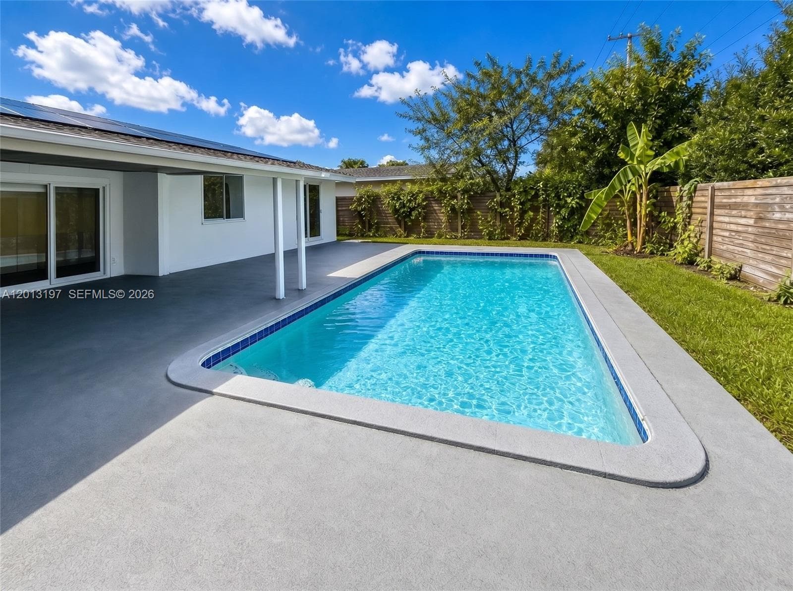 21335 NE 19th Ct, Miami, FL 33179 — zdjęcie 2