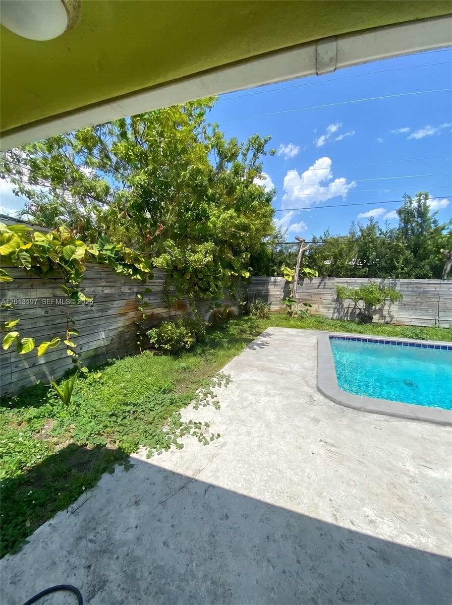 21335 NE 19th Ct, Miami, FL 33179 — zdjęcie 3