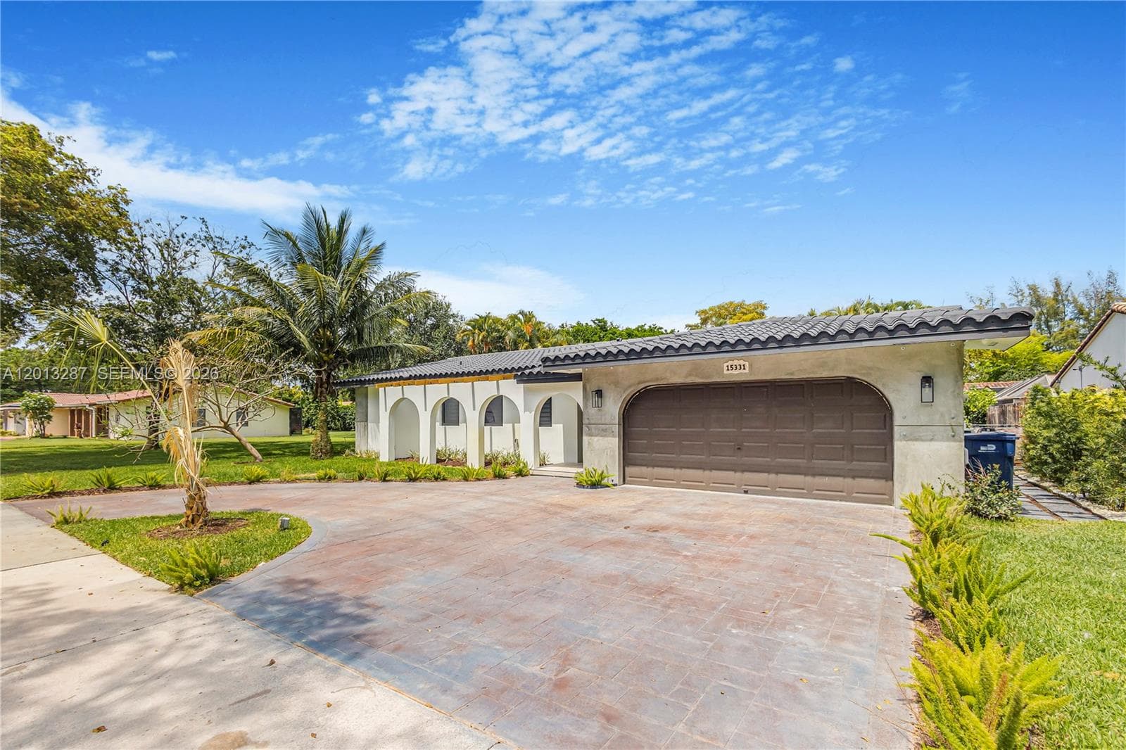15331 Turnbull Dr, Miami Lakes, FL 33014 — zdjęcie 2