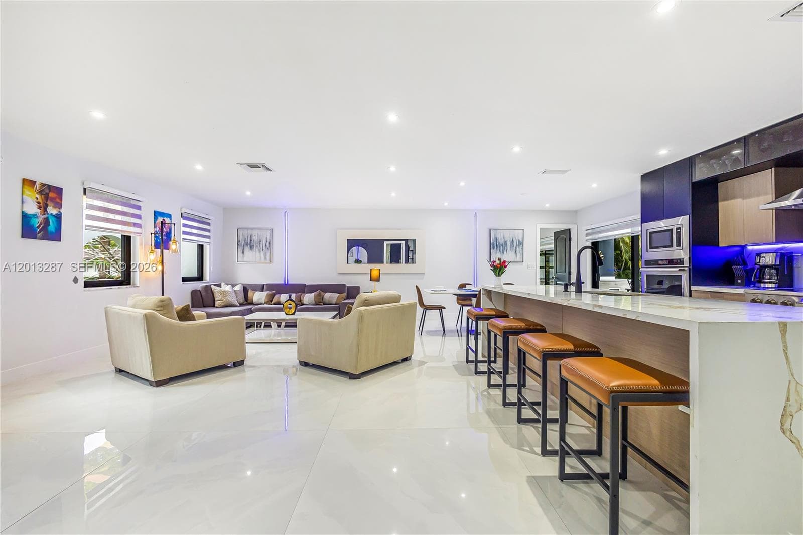 15331 Turnbull Dr, Miami Lakes, FL 33014 — zdjęcie 4