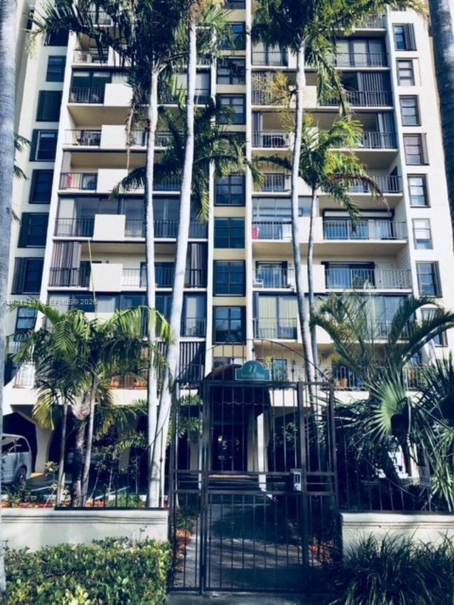77 Crandon Blvd # 2E, Key Biscayne, FL 33149