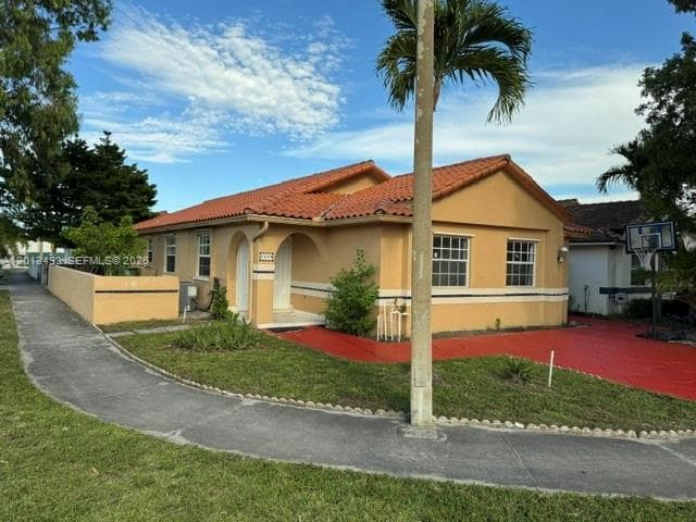 7599 W 4th Ct # 0, Hialeah, FL 33014 — zdjęcie 2
