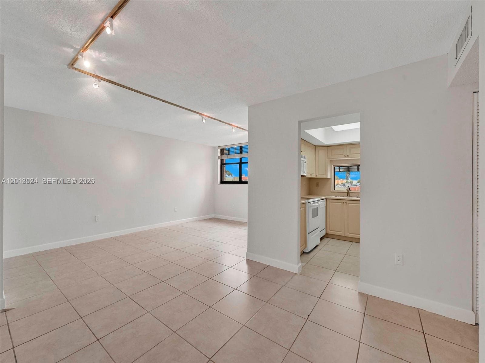 9420 W Flagler St # 312, Miami, FL 33174 — zdjęcie 3
