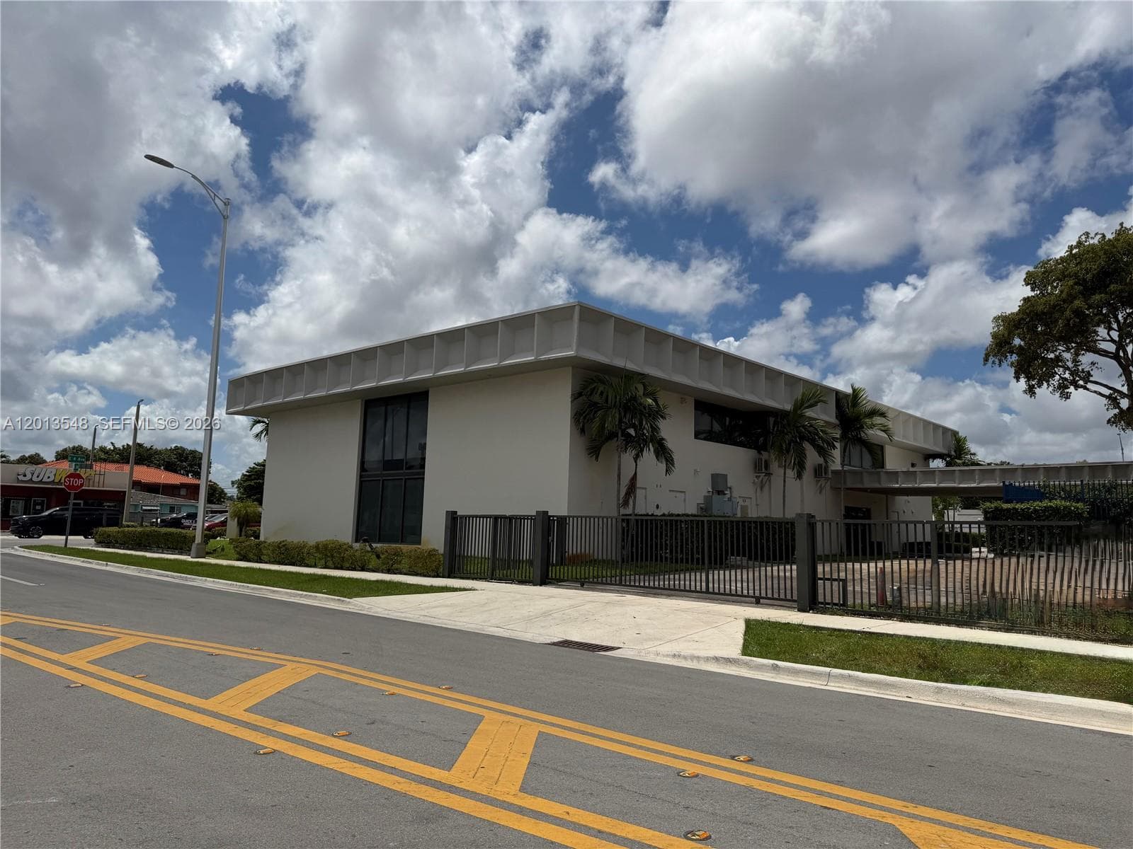 1601 E 4th Ave, Hialeah, FL 33010 — zdjęcie 3