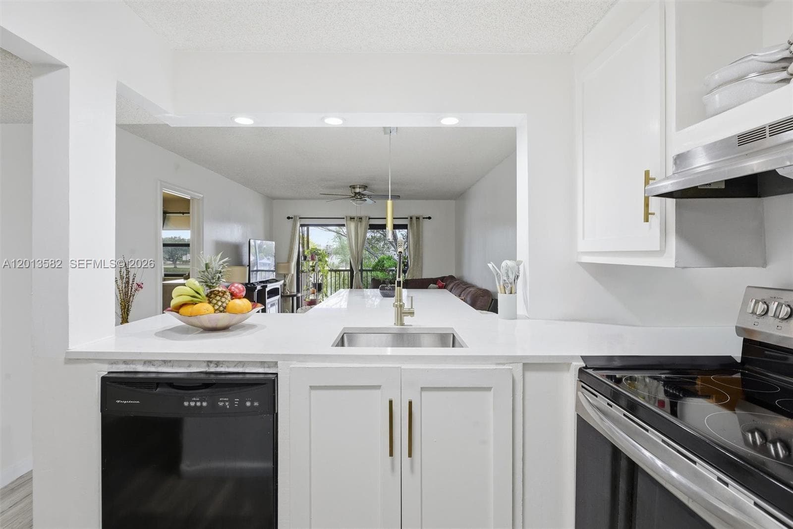 5501 Lakeside Dr # 204, Margate, FL 33063 — zdjęcie 4