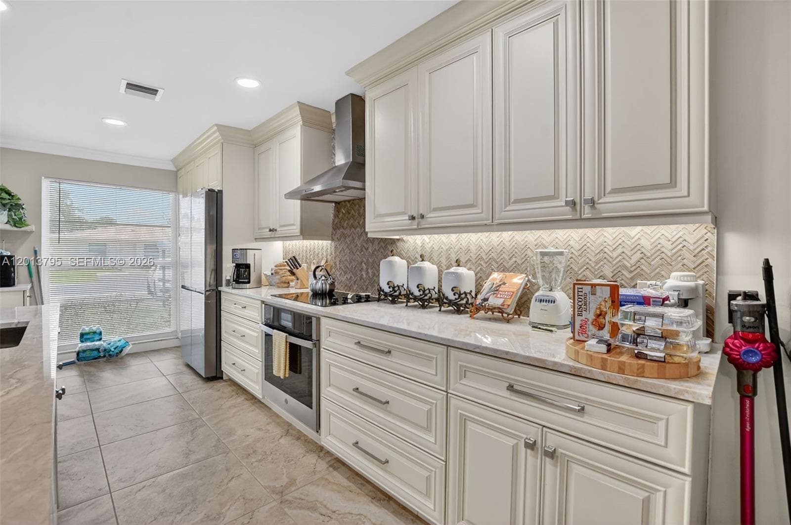 8749 Belle Aire Dr, Boca Raton, FL 33433 — zdjęcie 3
