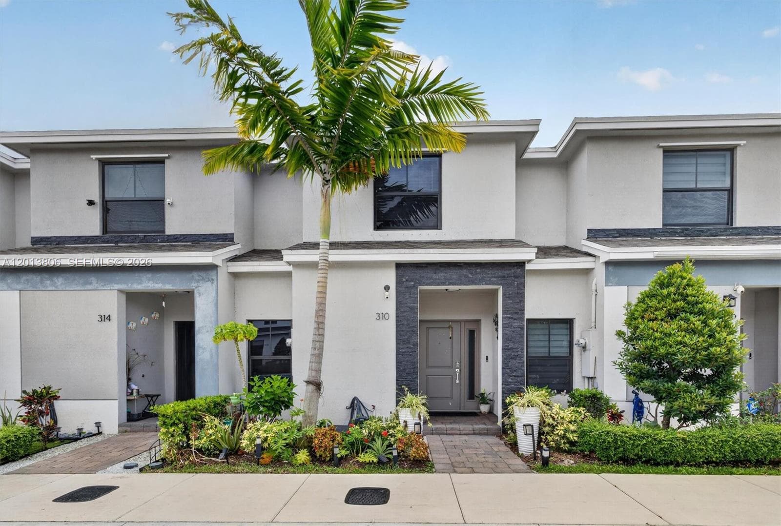 310 NE 1st Dr, Florida City, FL 33034