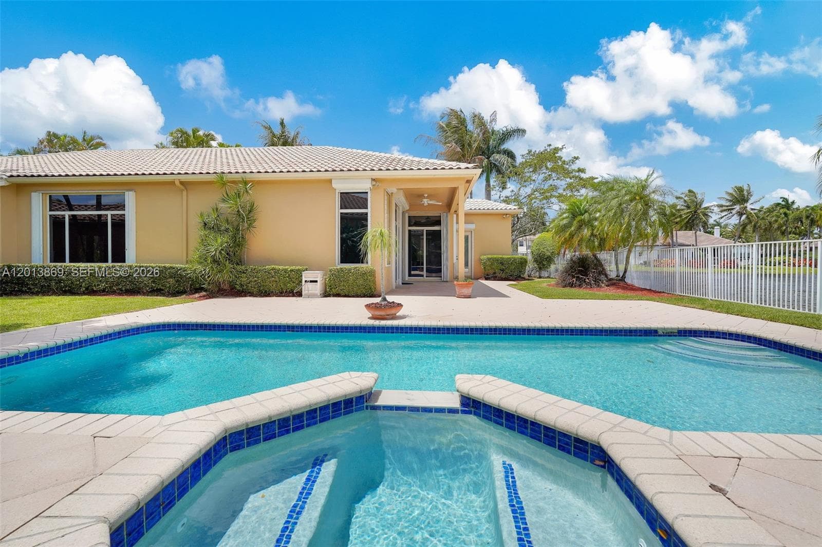 2456 Bay Isle Court, Weston, FL 33327 — zdjęcie 2