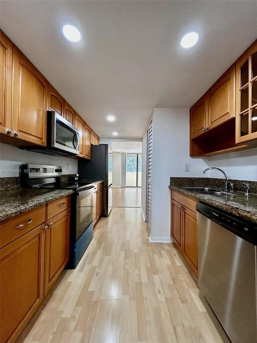 7451 NW 16th St # 304, Plantation, FL 33313