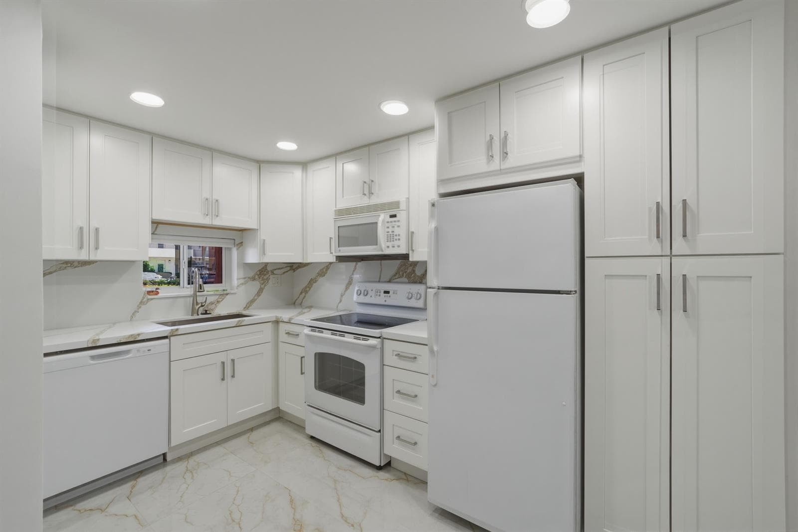 371 S Hollybrook Drive # 106, Pembroke Pines, FL 33025