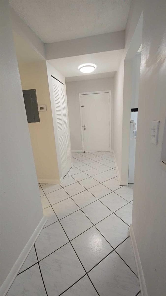 4111 Stirling Road # 406, Dania Beach, FL 33314 — zdjęcie 3