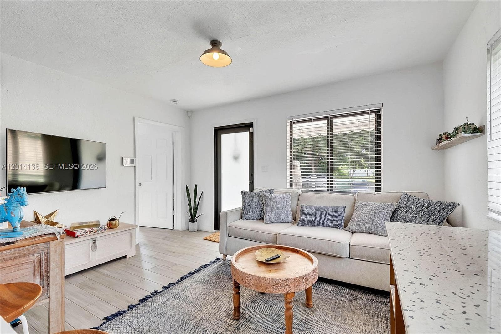 595 NW 101st St, Miami, FL 33150 — zdjęcie 4