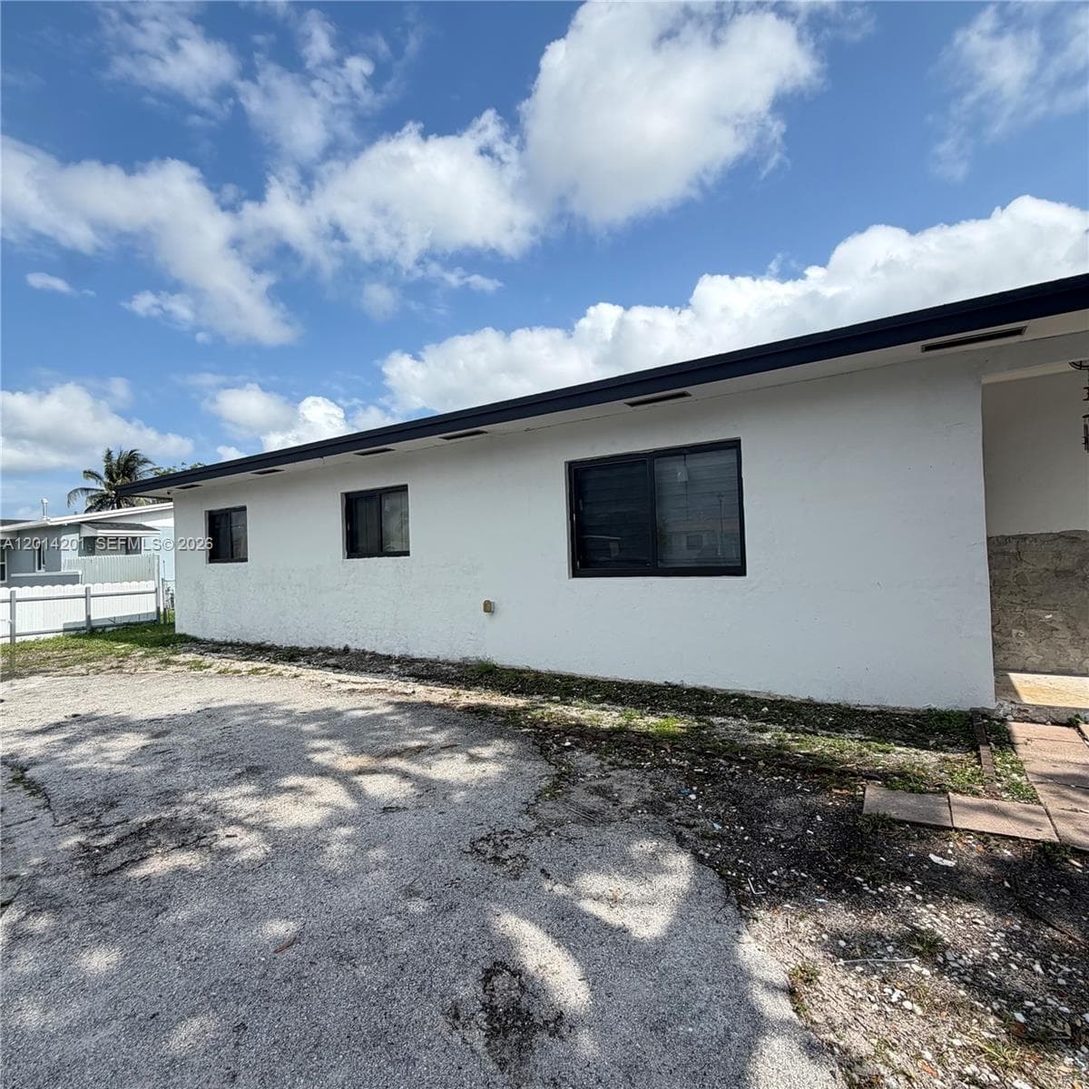 1410 NW 199TH St, Miami Gardens, FL 33169