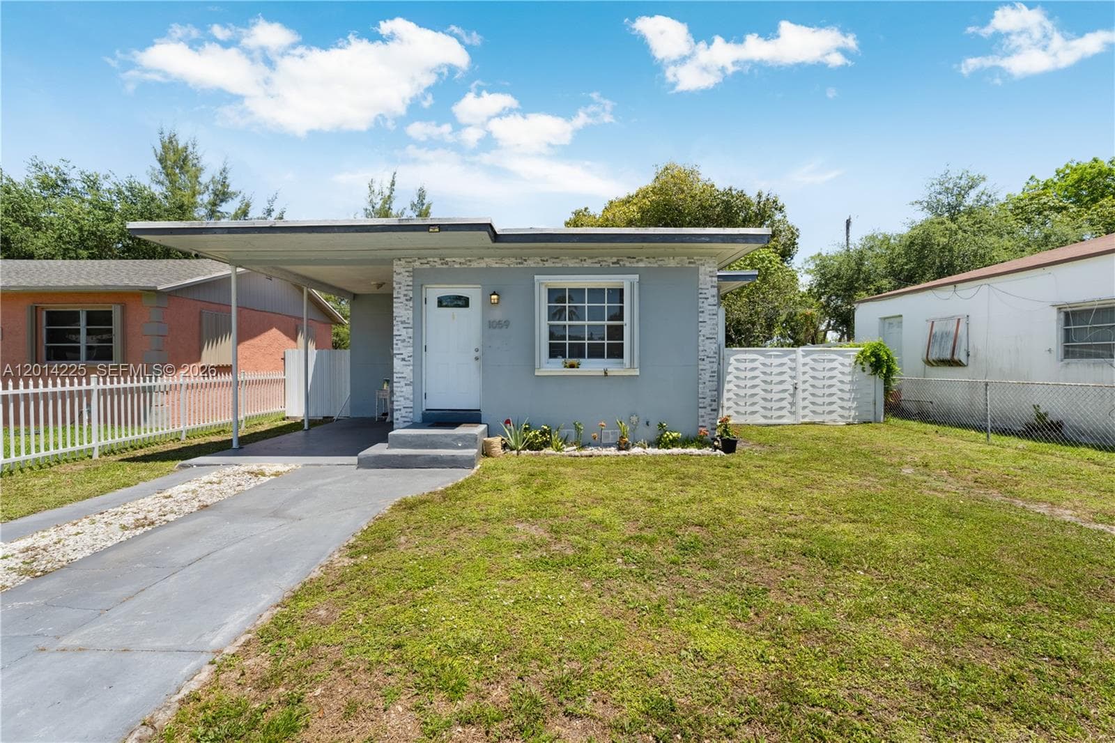 1059 NW 77th St, Miami, FL 33150 — zdjęcie 2