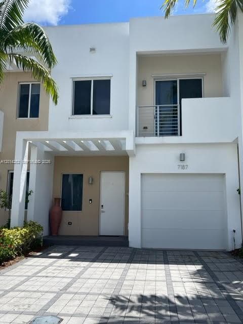 7187 NW 103 PATH # 7187, Miami, FL 33178