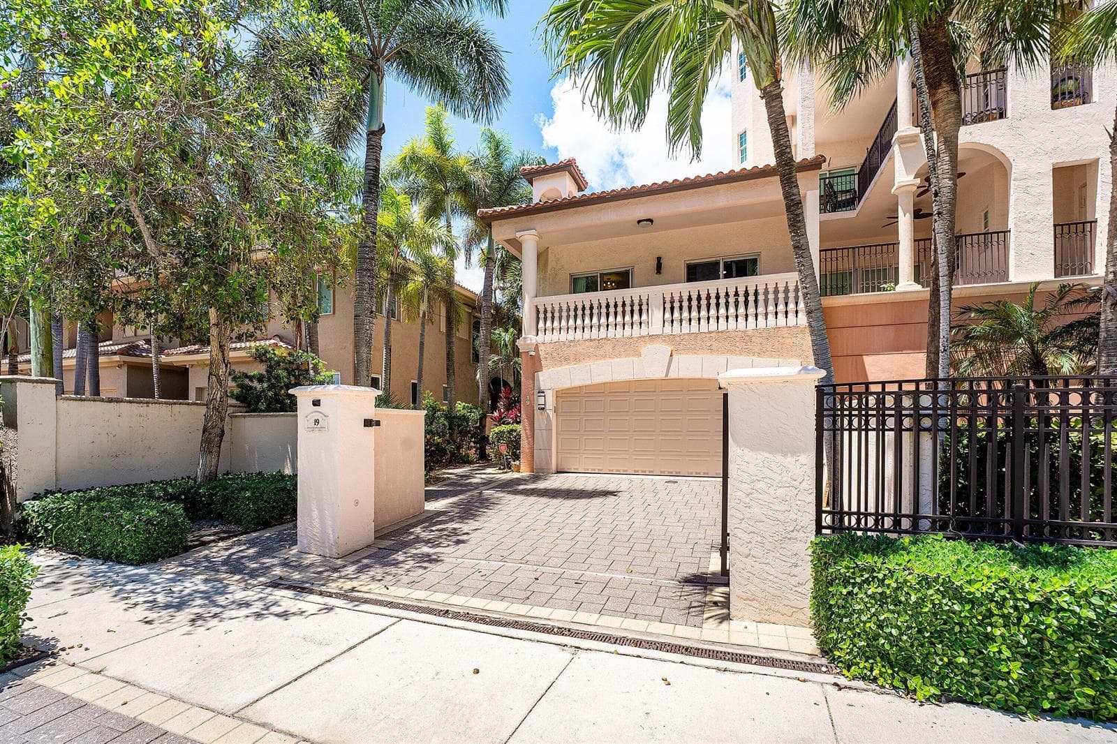 19 Hendricks Isle, Fort Lauderdale, FL 33301 — zdjęcie 2