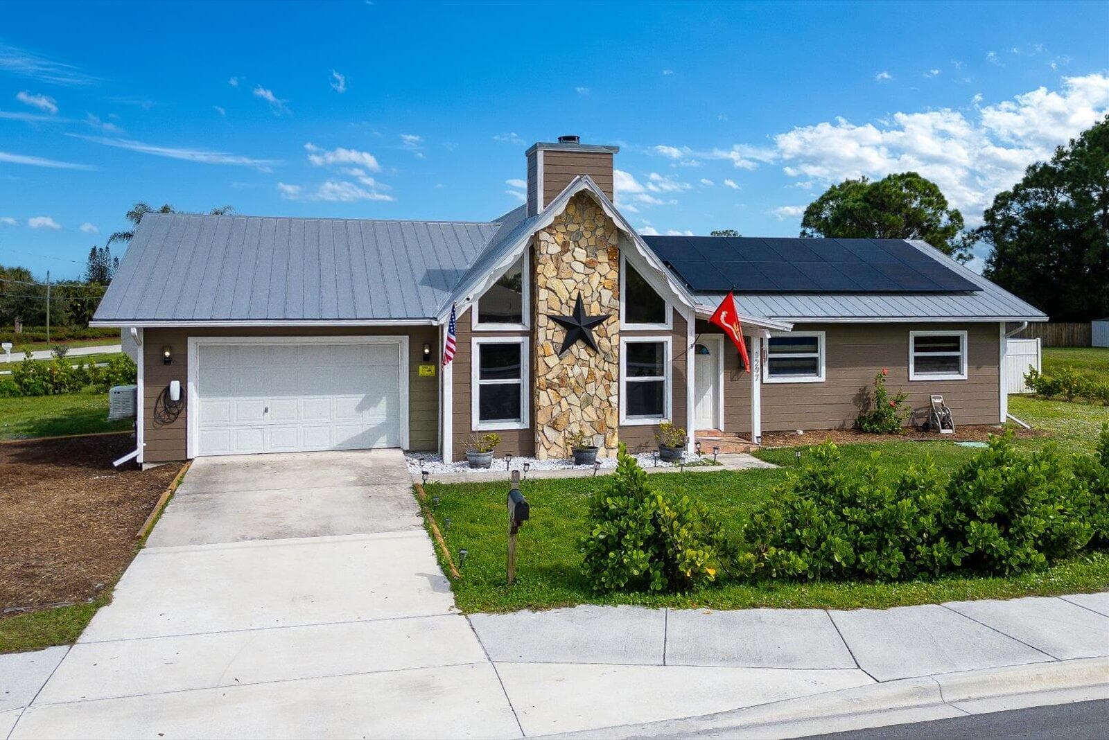 1297 SE Floresta Drive, Port St. Lucie, FL 34983 — zdjęcie 2