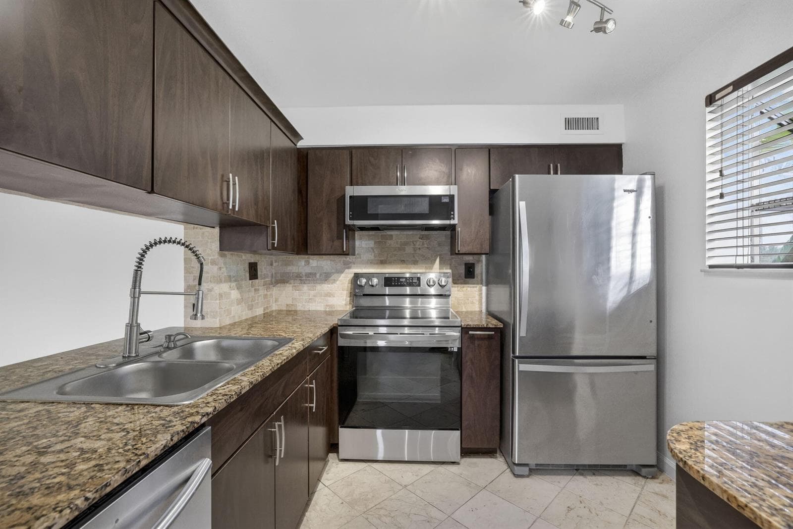 3041 N Oakland Forest Drive # 103, Oakland Park, FL 33309 — zdjęcie 3