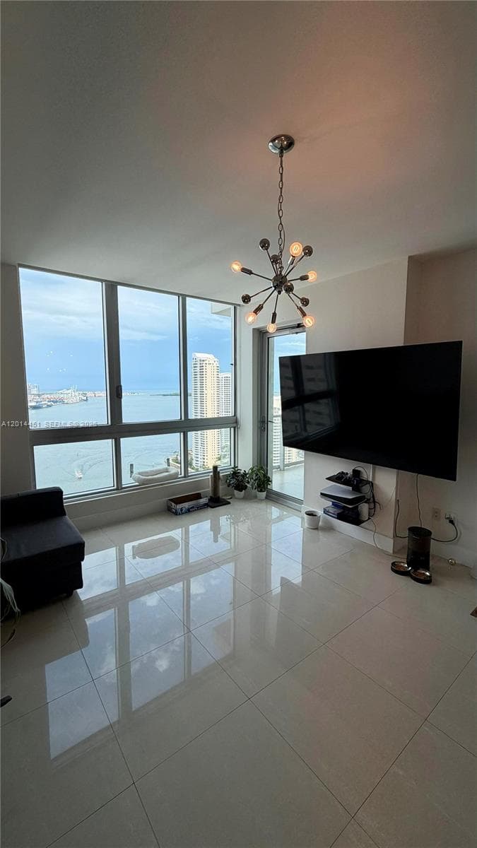 300 S Biscayne Blvd # T-3212, Miami, FL 33131 — zdjęcie 2