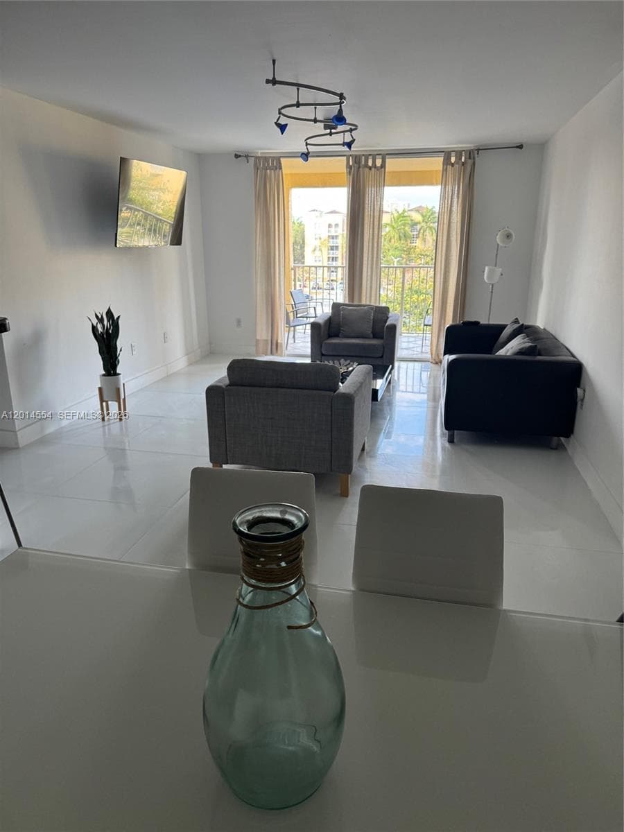 19555 E Country Club Dr # 8507, Aventura, FL 33180 — zdjęcie 2