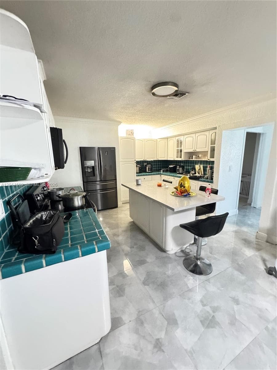1314 W 77th St, Hialeah, FL 33014 — zdjęcie 2