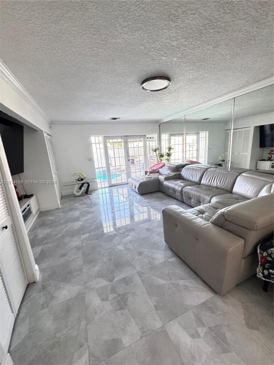 1314 W 77th St, Hialeah, FL 33014 — zdjęcie 3
