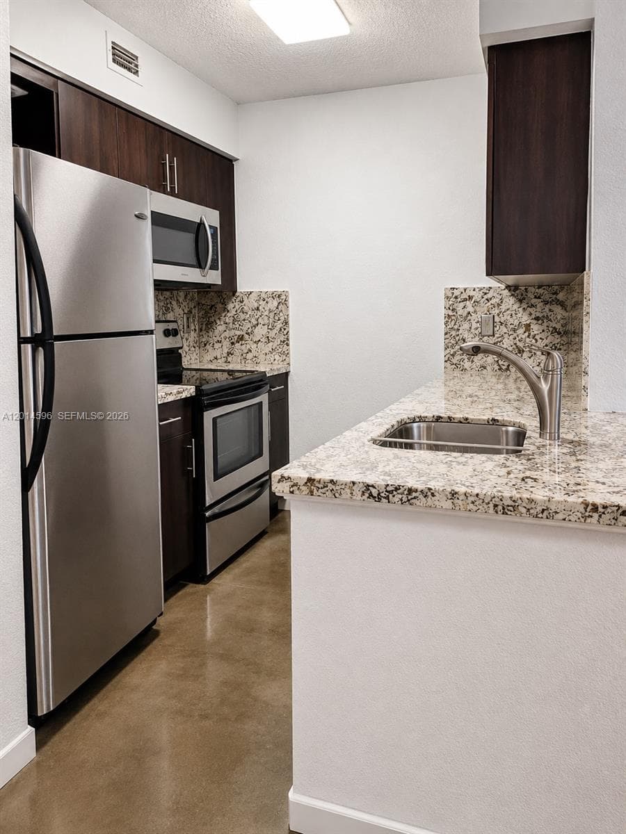 2890 N Oakland Forest Dr # 203, Oakland Park, FL 33309 — zdjęcie 4