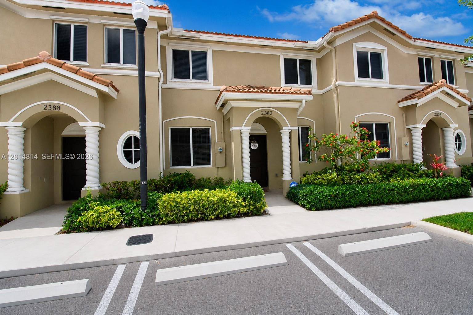 2382 SE 10th St, Homestead, FL 33035