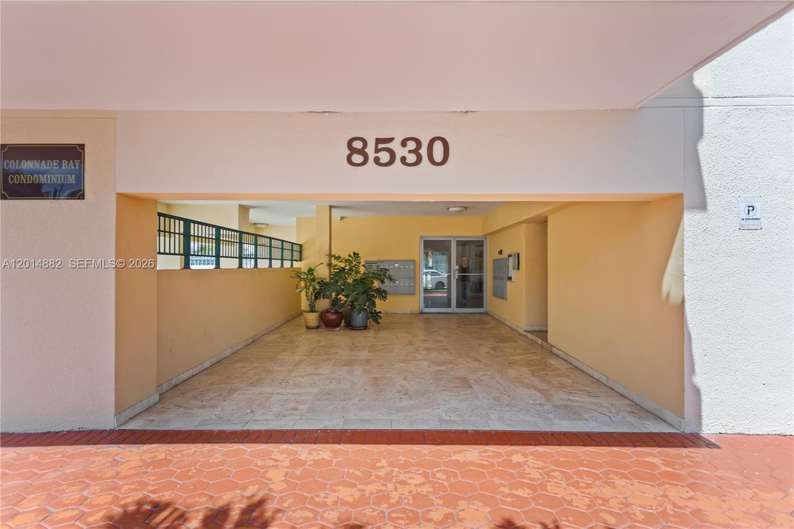 8530 Byron Ave # 302, Miami Beach, FL 33141 — zdjęcie 2