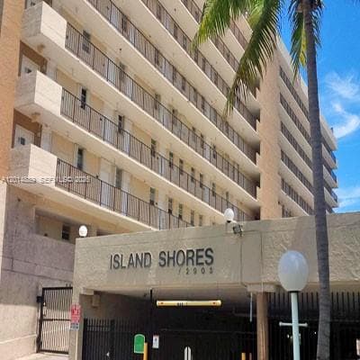 2903 NE 163rd St # 506, North Miami Beach, FL 33160