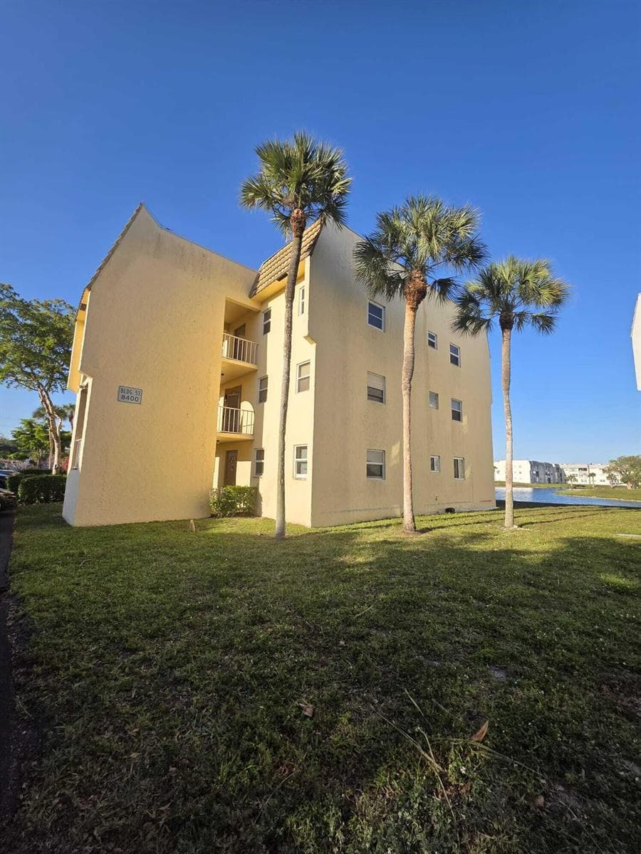 8400 Sunrise Lakes Boulevard # 107, Sunrise, FL 33322 — zdjęcie 2