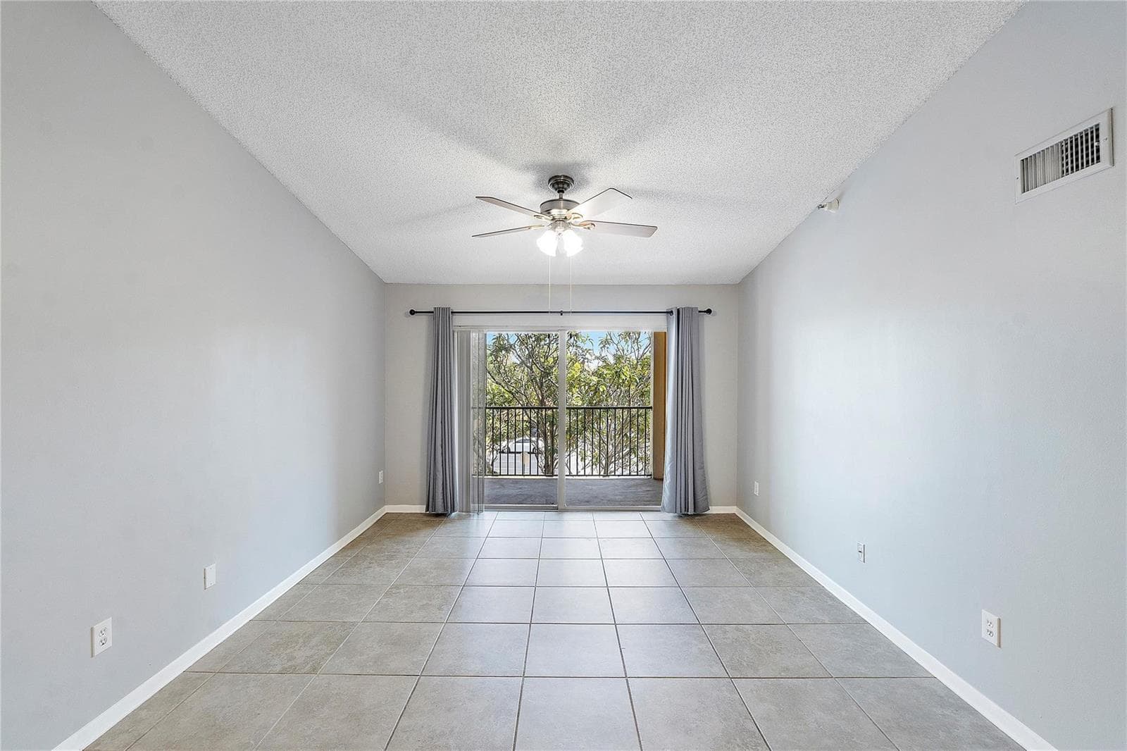 120 Yacht Club Way # 305, Hypoluxo, FL 33462 — zdjęcie 5