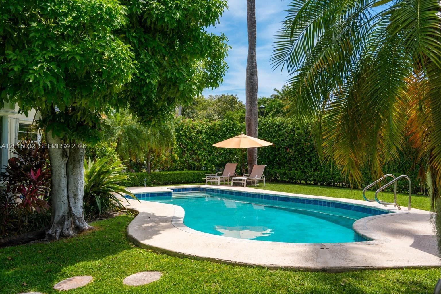 363 S Hibiscus Dr, Miami Beach, FL 33139 — zdjęcie 2