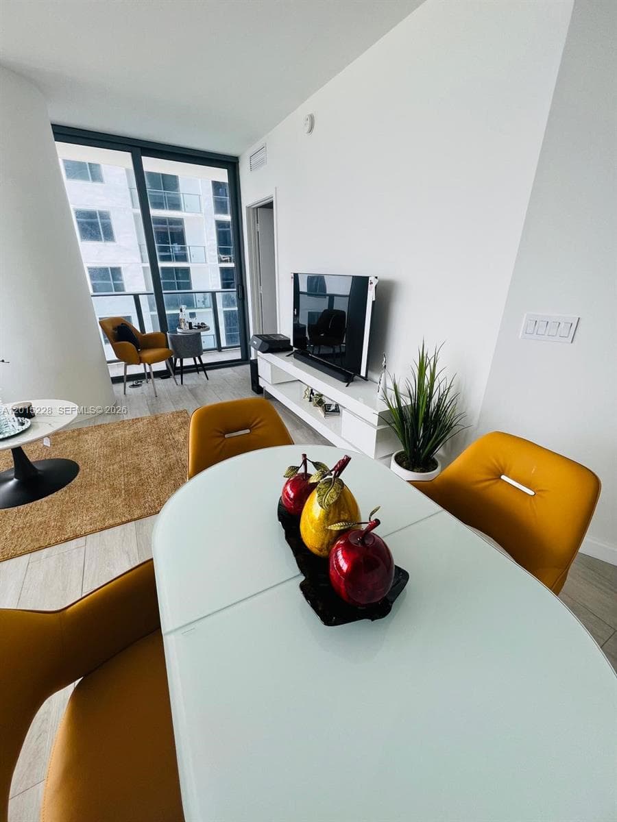55 SW 9th St # 3308, Miami, FL 33130 — zdjęcie 2