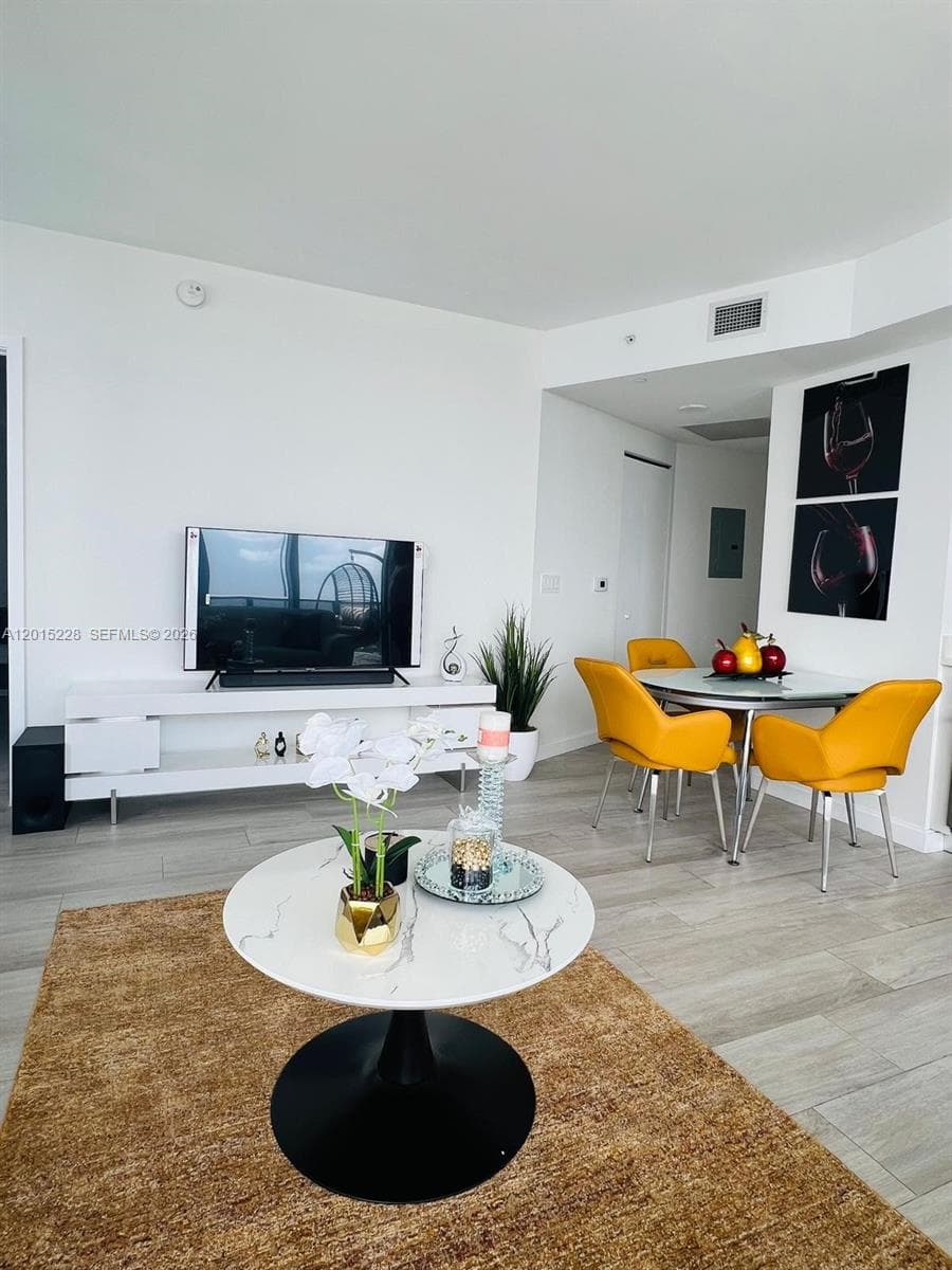 55 SW 9th St # 3308, Miami, FL 33130 — zdjęcie 3