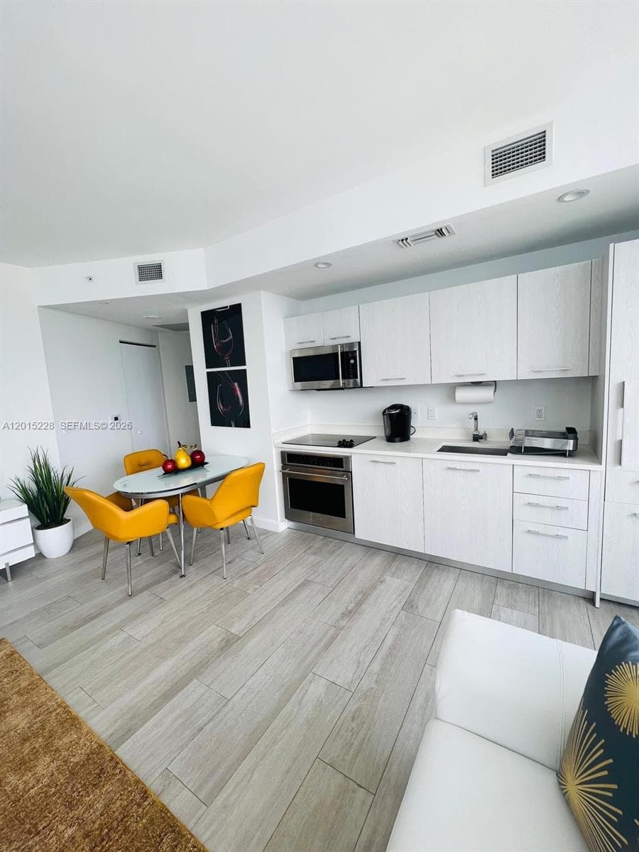 55 SW 9th St # 3308, Miami, FL 33130 — zdjęcie 4