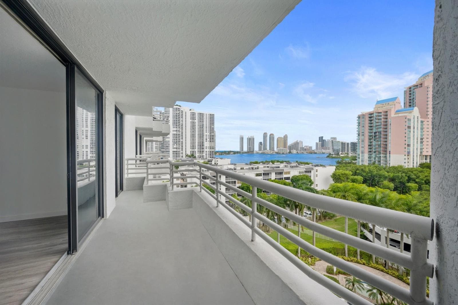3300 NE 192nd Street # 915, Aventura, FL 33180 — zdjęcie 4