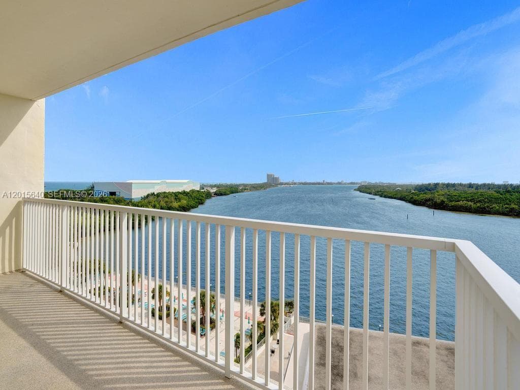 300 Bayview Dr # 906, Sunny Isles Beach, FL 33160 — zdjęcie 3