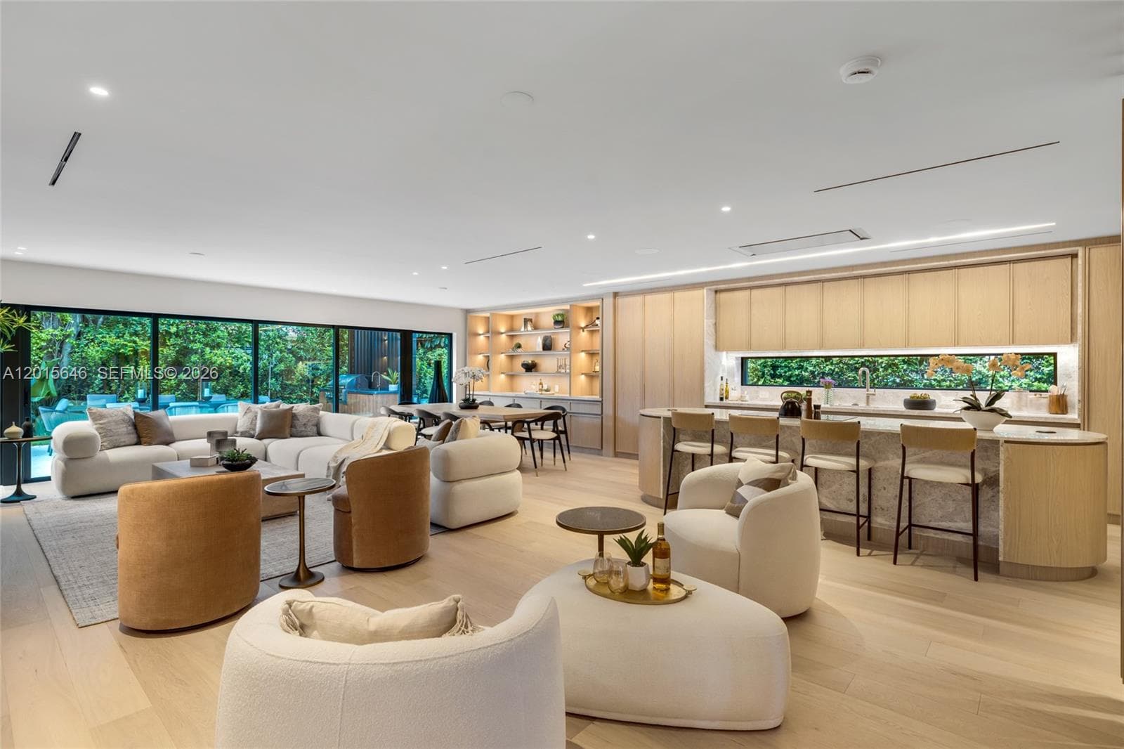 72 W Shore Dr W, Miami, FL 33133 — zdjęcie 4