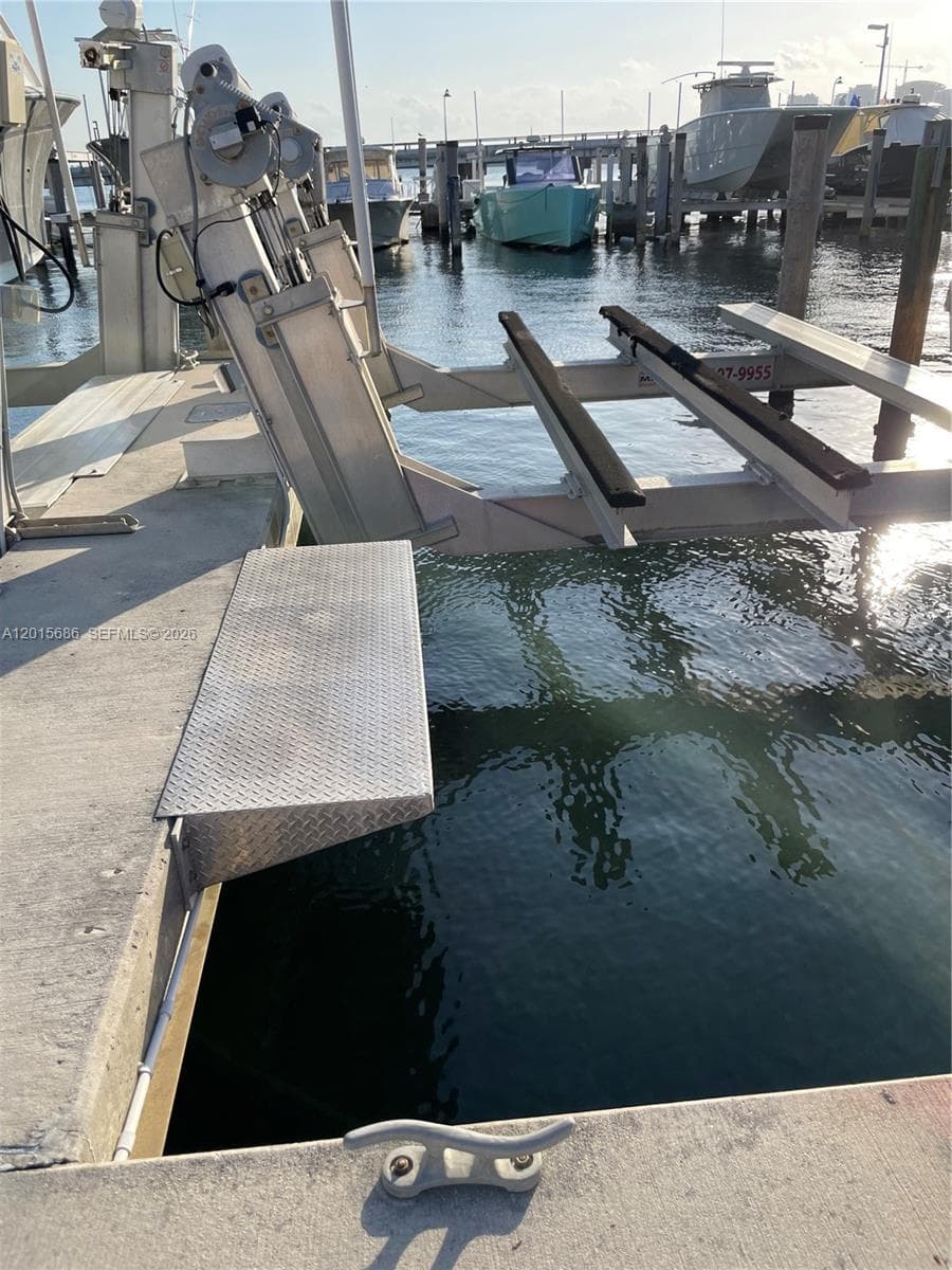 4 Grove Isle Dr, Miami, FL 33133 — zdjęcie 2