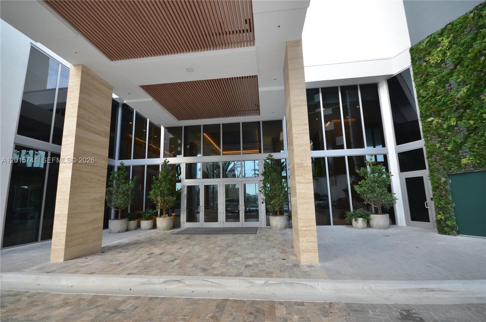 16385 Biscayne Blvd # 519, North Miami Beach, FL 33160