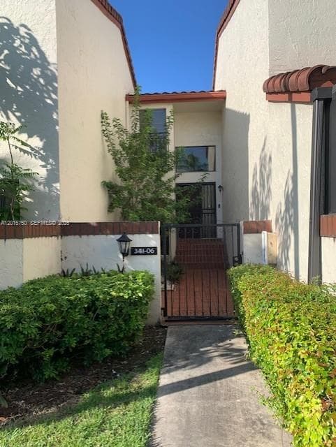341 Ives Dairy Rd # 341-06, Miami, FL 33179 — zdjęcie 2