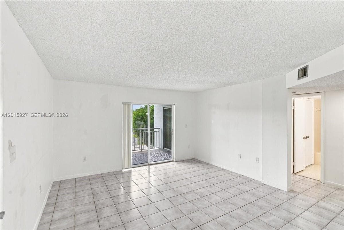 8660 SW 212th St # 306, Cutler Bay, FL 33189 — zdjęcie 4