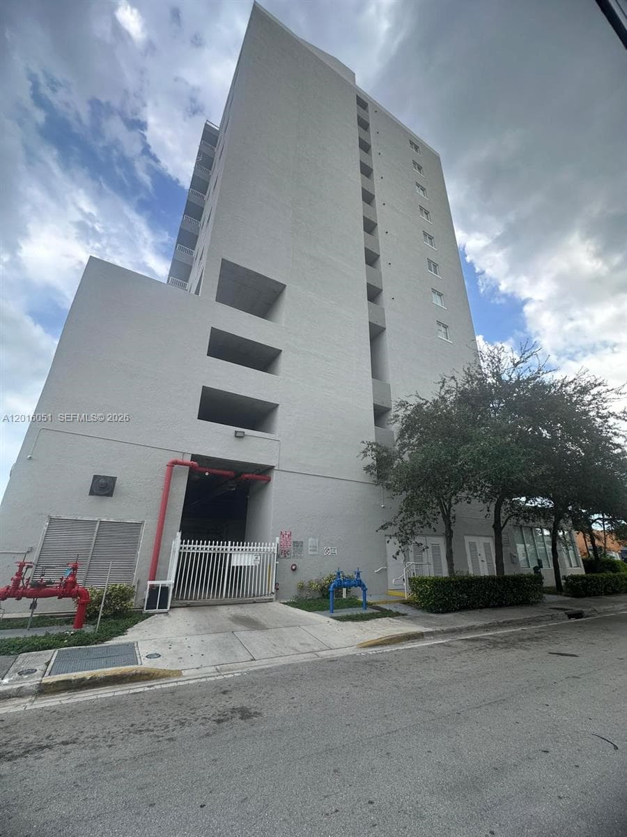2217 NW 7th St # 2, Miami, FL 33125 — zdjęcie 5
