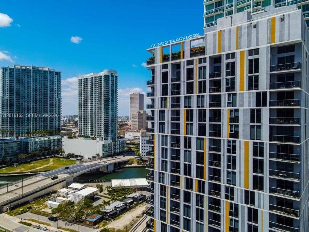 31 SE 6th St # 1904, Miami, FL 33131