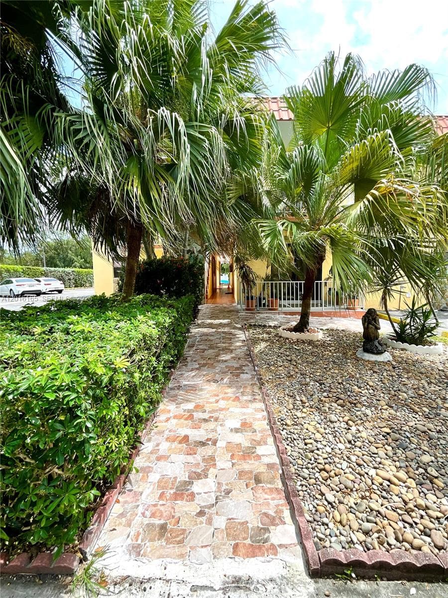 3522 NE 166th St # 7, North Miami Beach, FL 33160 — zdjęcie 2