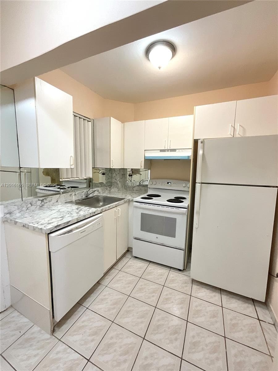 3522 NE 166th St # 7, North Miami Beach, FL 33160 — zdjęcie 4