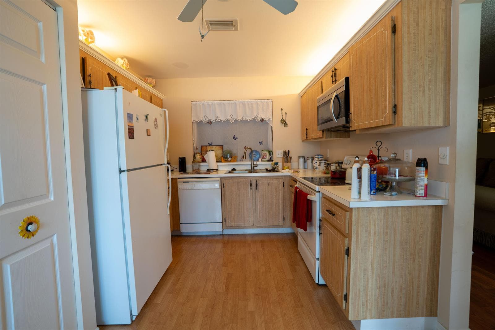6121 Rainbow Circle, FL 33463 — zdjęcie 2