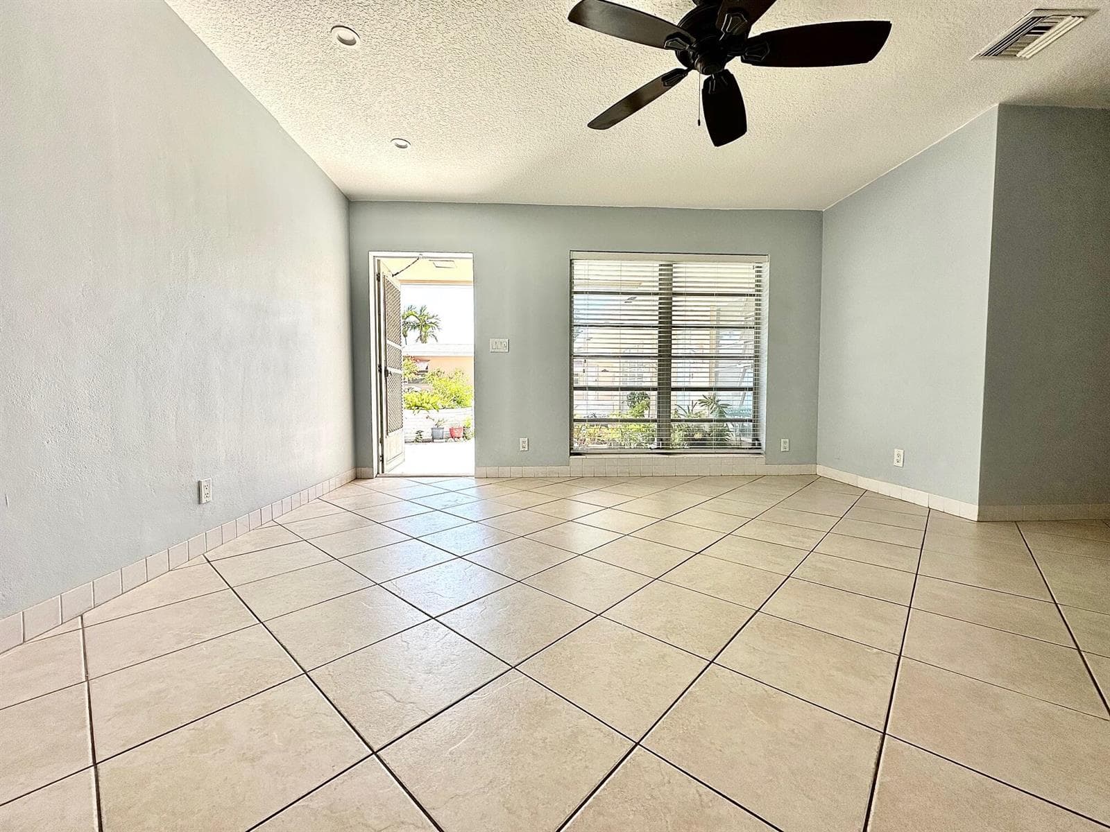 1261 SE 4th Street # 2, Deerfield Beach, FL 33441 — zdjęcie 2
